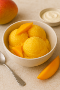 Helado cremoso de mango con dos ingredientes